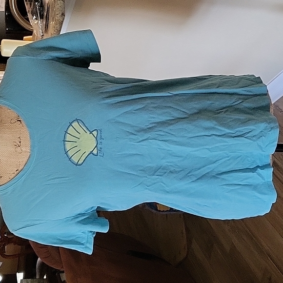 Life Is Good Tops - Life is good Ladies tee-shirt size medium 0441